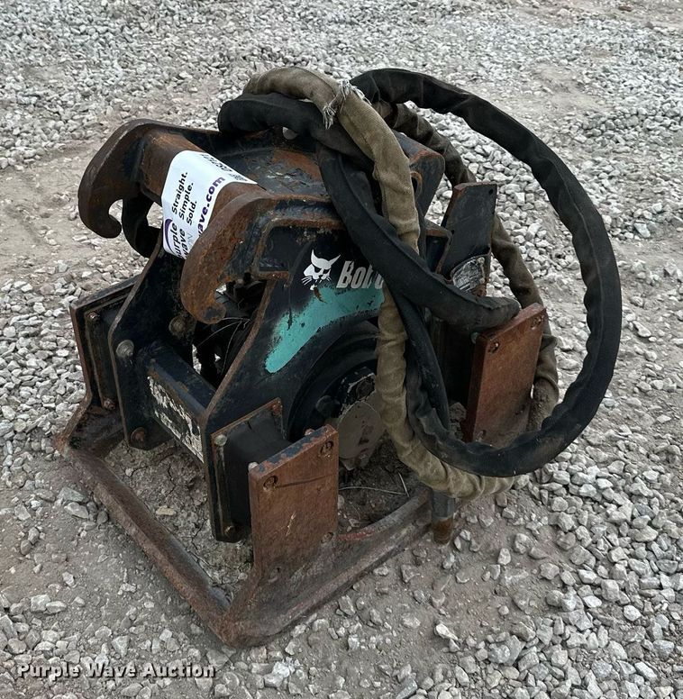 image for item DS2121 Bobcat  excavator plate compactor