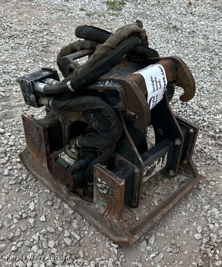image for item DS2121 Bobcat  excavator plate compactor