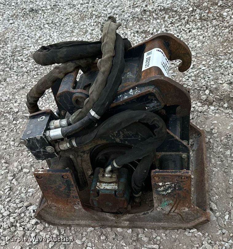 image for item DS2121 Bobcat  excavator plate compactor