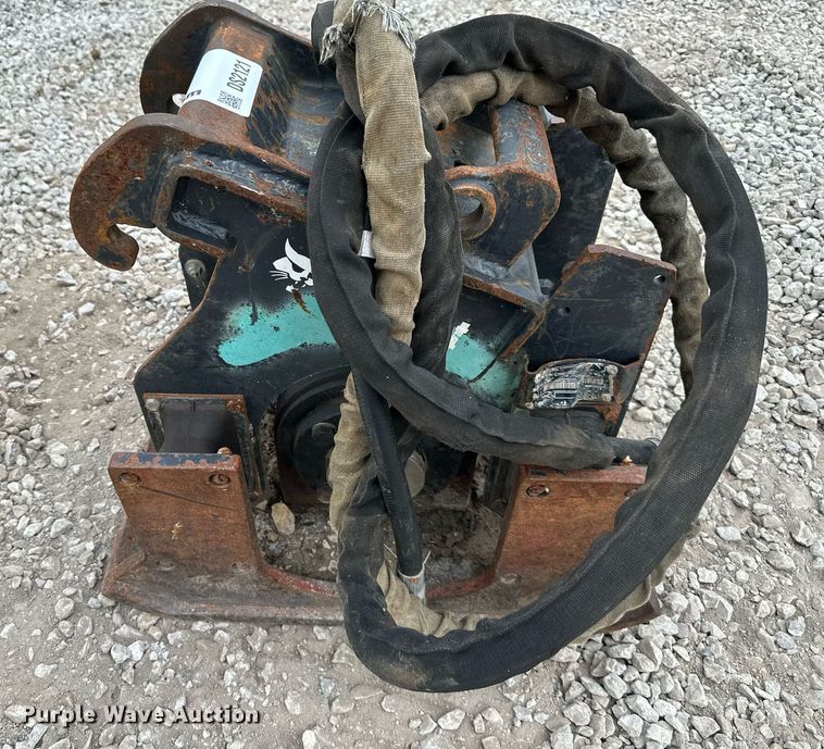 image for item DS2121 Bobcat  excavator plate compactor