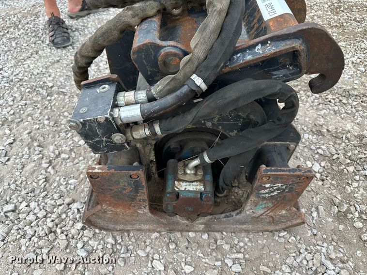 image for item DS2121 Bobcat  excavator plate compactor