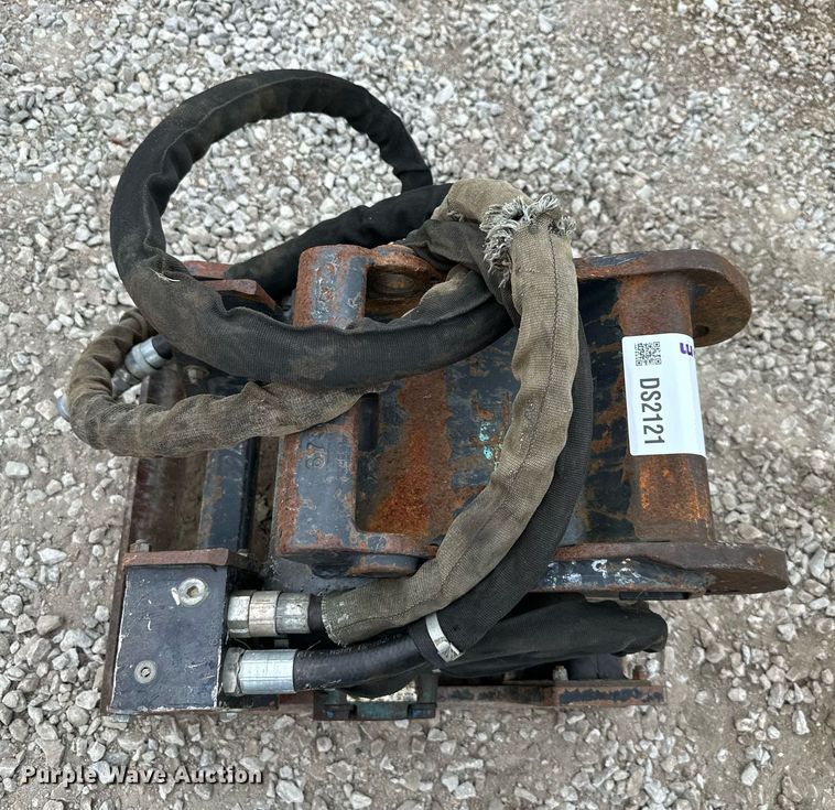 image for item DS2121 Bobcat  excavator plate compactor