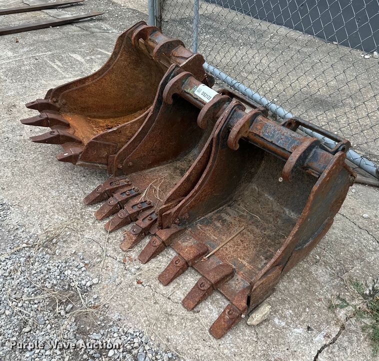 (3) Bobcat excavator buckets in Lawrence, KS Item DS2122 for sale