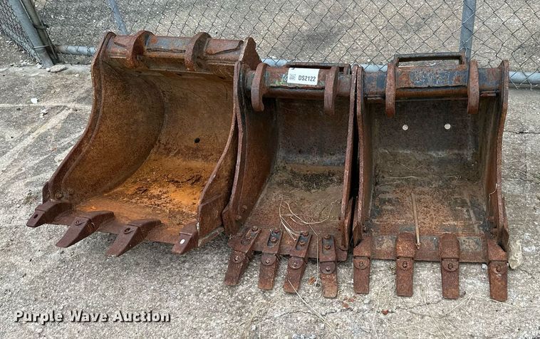 image for item DS2122 (3) Bobcat excavator buckets