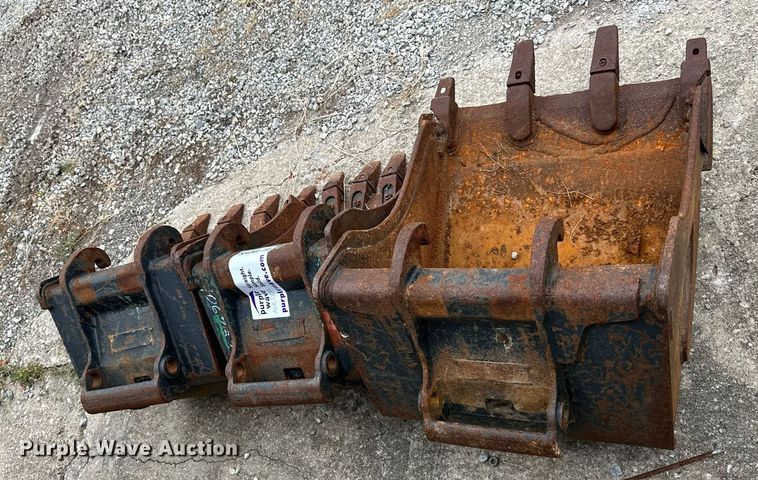image for item DS2122 (3) Bobcat excavator buckets