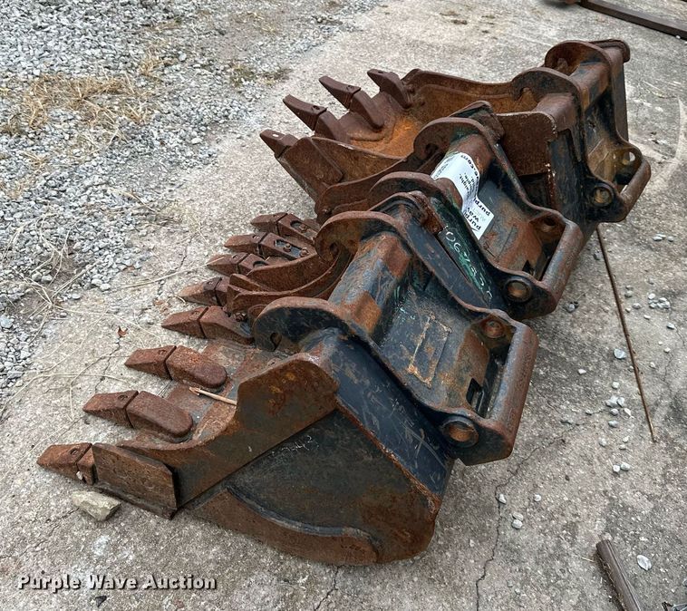 image for item DS2122 (3) Bobcat excavator buckets