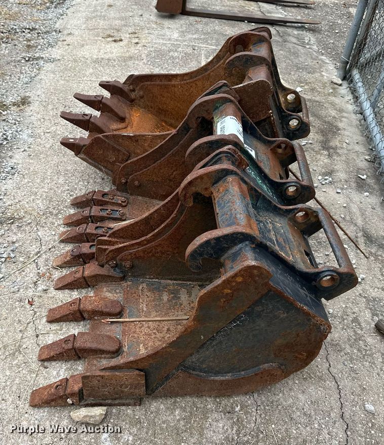 image for item DS2122 (3) Bobcat excavator buckets