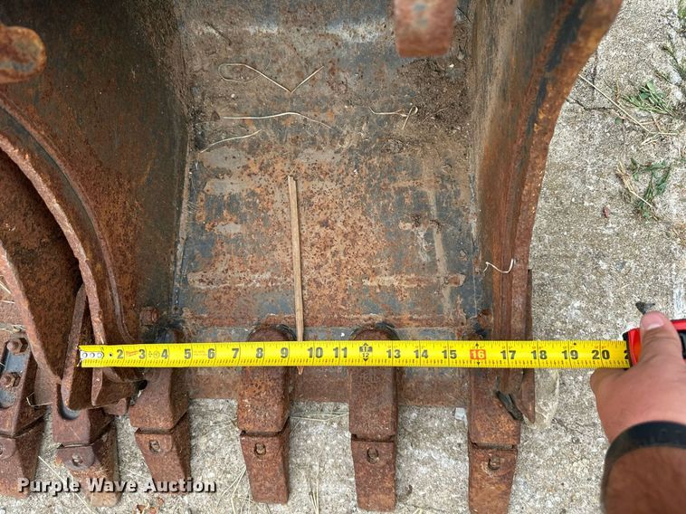 image for item DS2122 (3) Bobcat excavator buckets