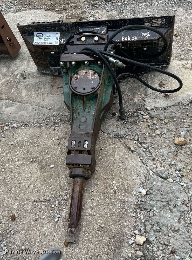 image for item DS2125 Bobcat  skid steer breaker