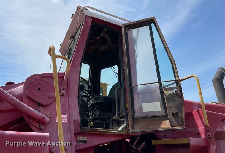 image for item DS8774 Dresser 555  wheel loader