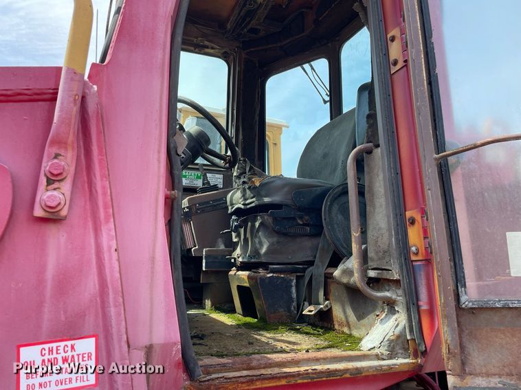 image for item DS8774 Dresser 555  wheel loader