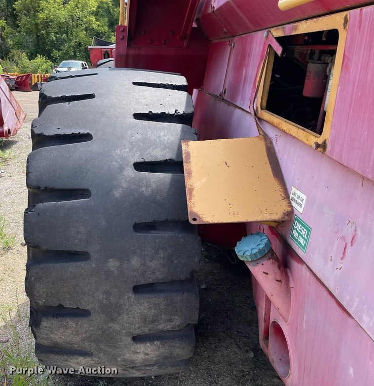 image for item DS8774 Dresser 555  wheel loader