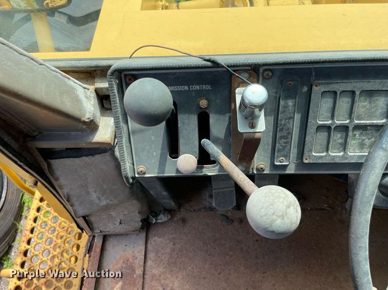 image for item DS8777 Dresser 550  wheel loader