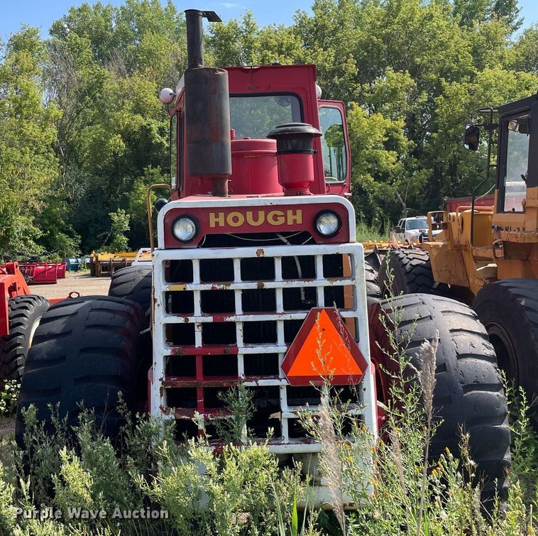 image for item DS8779 International Harvester H90  wheel loader
