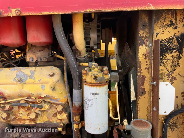 image for item DS8779 International Harvester H90  wheel loader