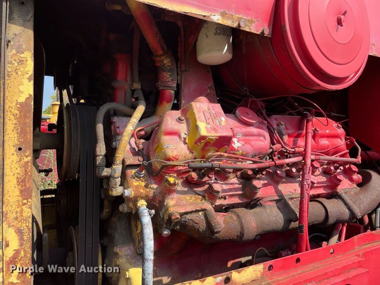 image for item DS8779 International Harvester H90  wheel loader