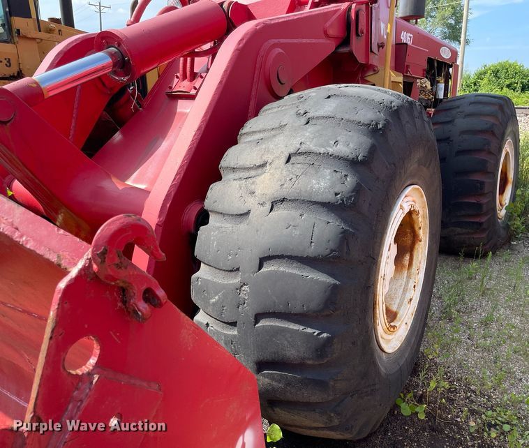 image for item DS8779 International Harvester H90  wheel loader