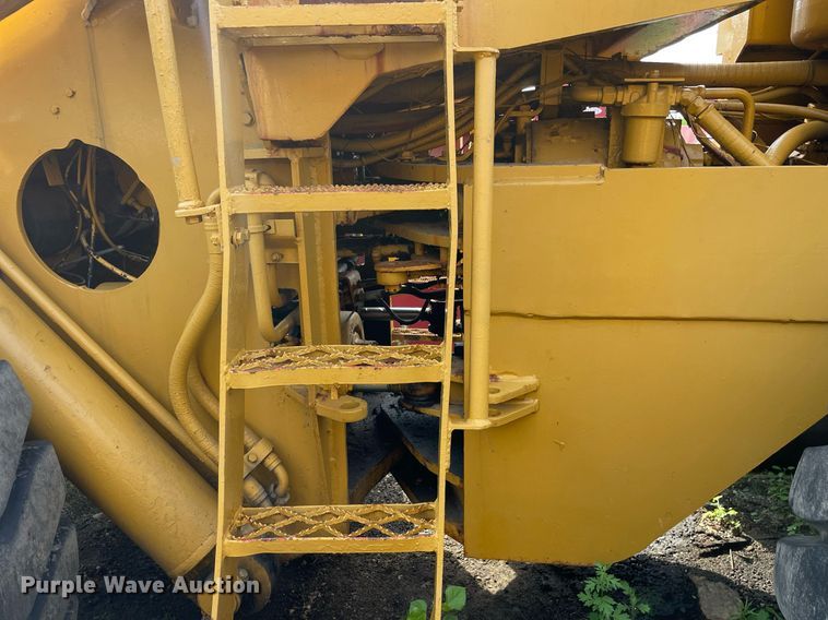 image for item DS8784 International Harvester  wheel loader
