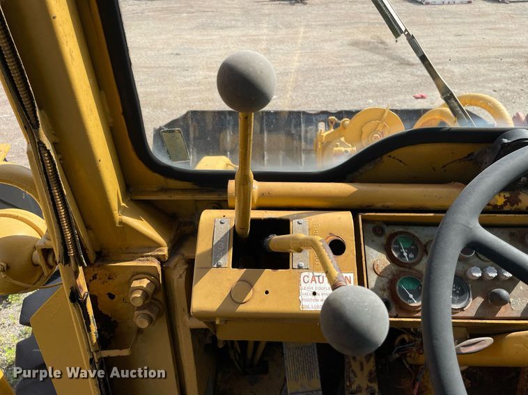 image for item DS8784 International Harvester  wheel loader
