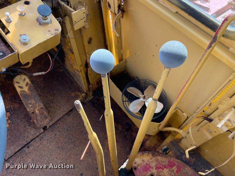 image for item DS8784 International Harvester  wheel loader