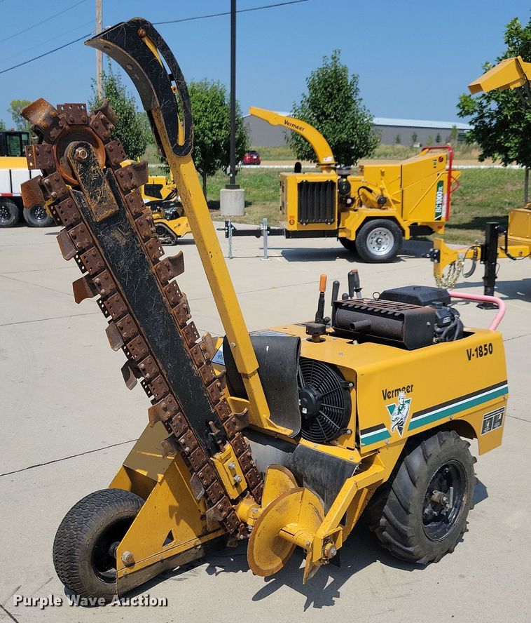 image for item IQ9762 1998 Vermeer V1850  trencher