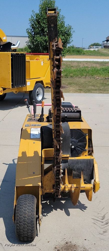 image for item IQ9762 1998 Vermeer V1850  trencher