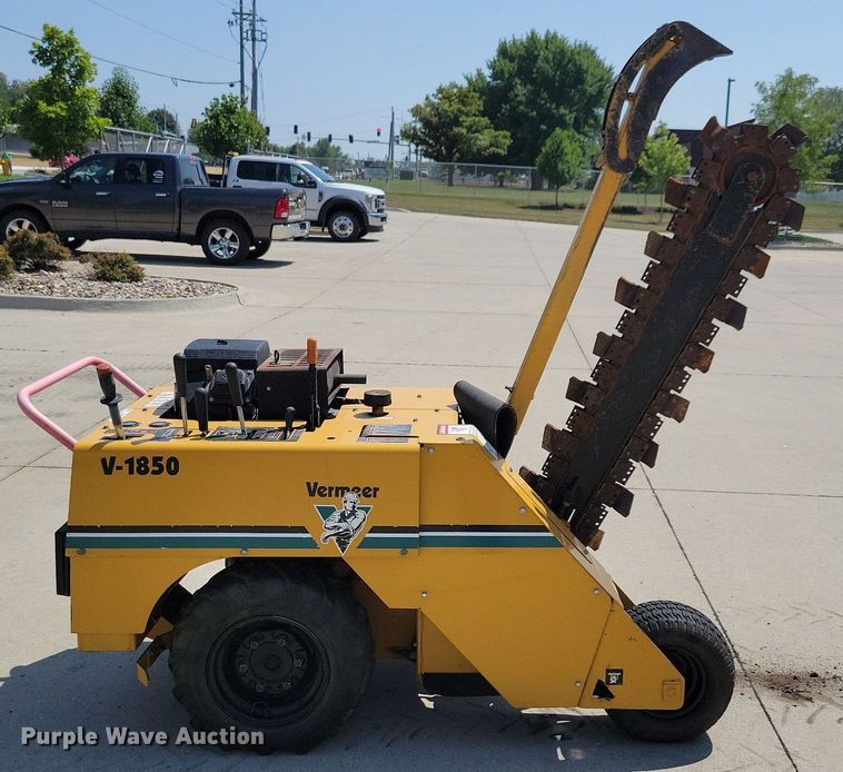 image for item IQ9762 1998 Vermeer V1850  trencher
