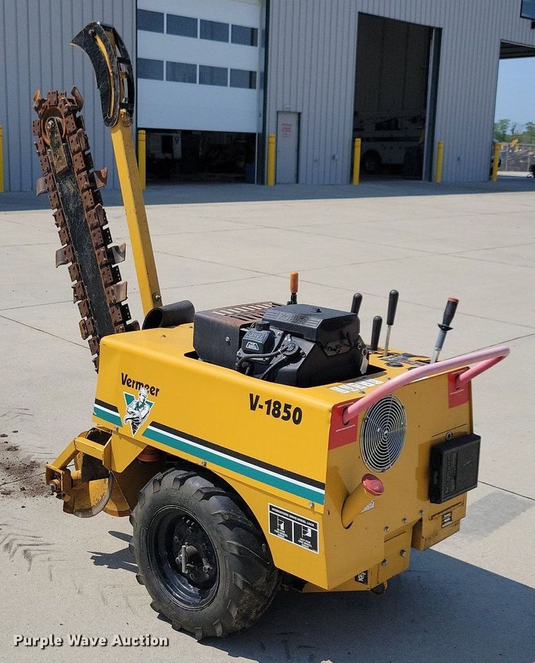 image for item IQ9762 1998 Vermeer V1850  trencher