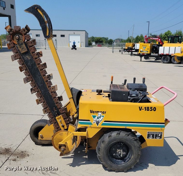 image for item IQ9762 1998 Vermeer V1850  trencher