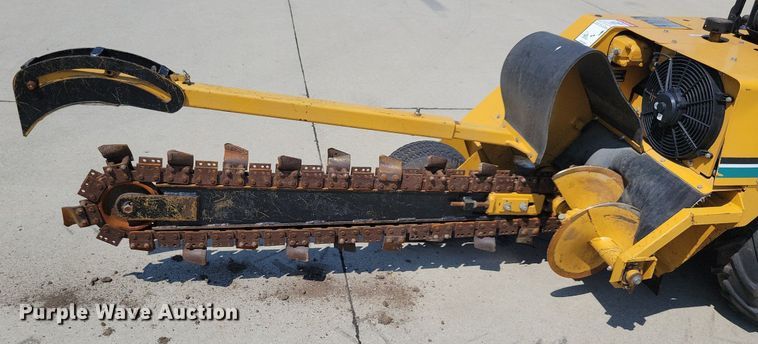 image for item IQ9762 1998 Vermeer V1850  trencher