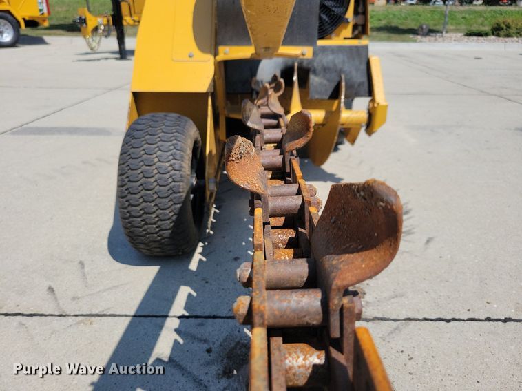 image for item IQ9762 1998 Vermeer V1850  trencher