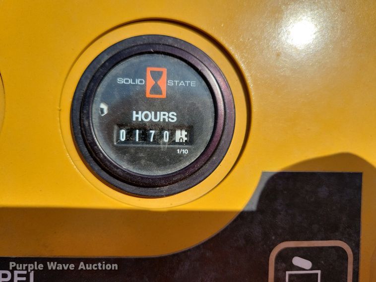 image for item IQ9762 1998 Vermeer V1850  trencher