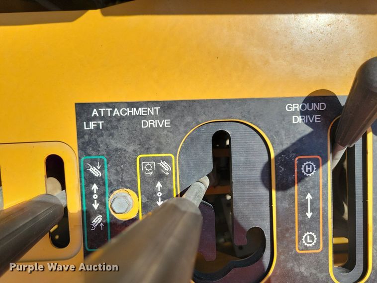 image for item IQ9762 1998 Vermeer V1850  trencher