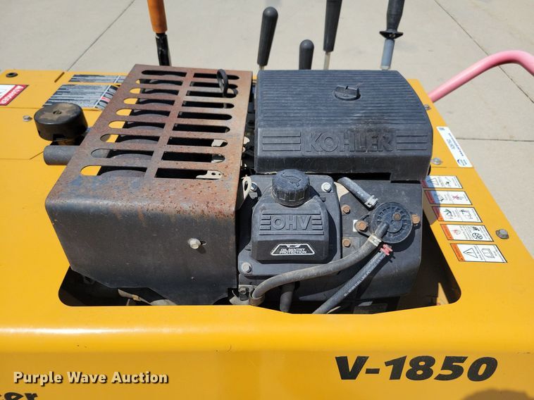 image for item IQ9762 1998 Vermeer V1850  trencher