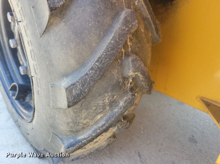 image for item IQ9762 1998 Vermeer V1850  trencher