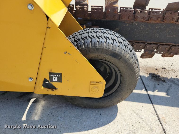 image for item IQ9762 1998 Vermeer V1850  trencher