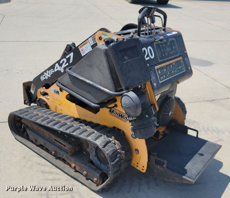 image for item IQ9763 2009 Boxer 427  compact utility loader