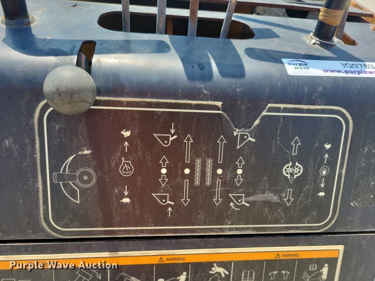 image for item IQ9763 2009 Boxer 427  compact utility loader