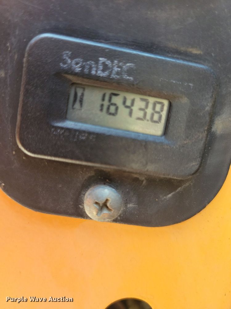 image for item IQ9763 2009 Boxer 427  compact utility loader