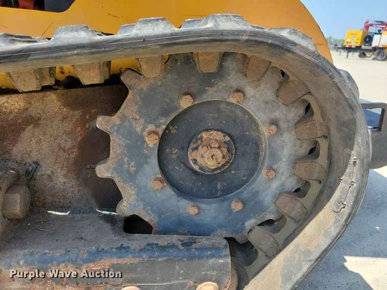 image for item IQ9763 2009 Boxer 427  compact utility loader