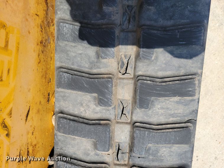 image for item IQ9763 2009 Boxer 427  compact utility loader