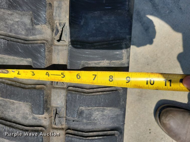 image for item IQ9763 2009 Boxer 427  compact utility loader