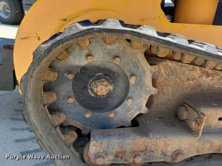 image for item IQ9763 2009 Boxer 427  compact utility loader