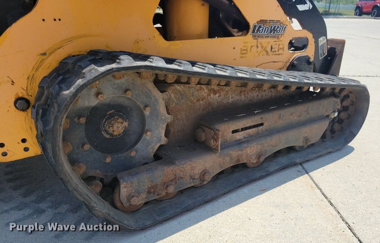 image for item IQ9763 2009 Boxer 427  compact utility loader