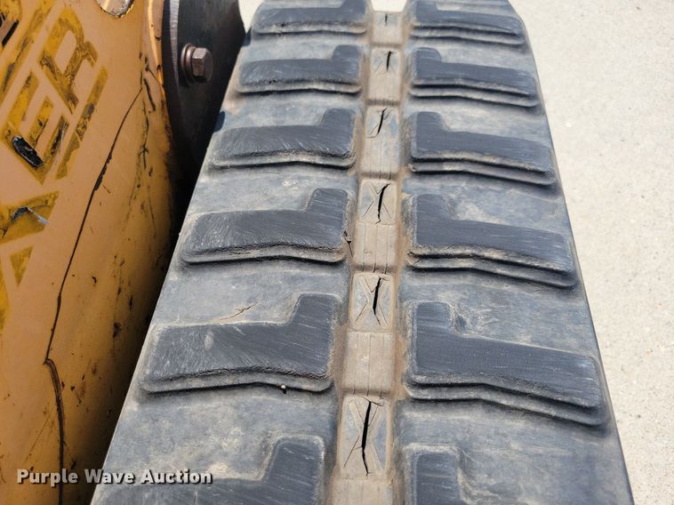 image for item IQ9763 2009 Boxer 427  compact utility loader