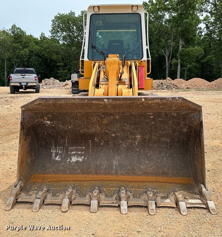 image for item JC9983 2005 Liebherr LR622B  track loader