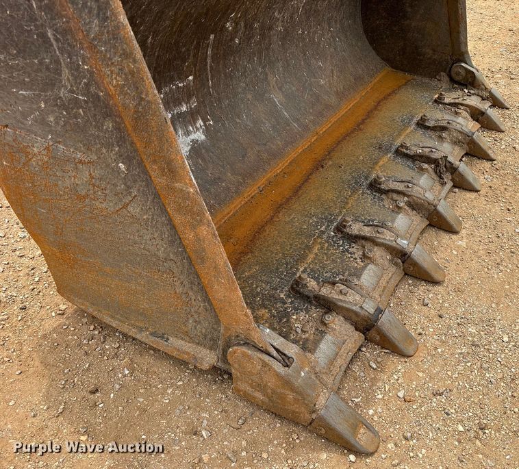 image for item JC9983 2005 Liebherr LR622B  track loader