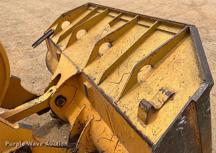 image for item JC9983 2005 Liebherr LR622B  track loader