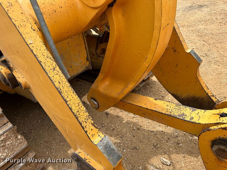 image for item JC9983 2005 Liebherr LR622B  track loader