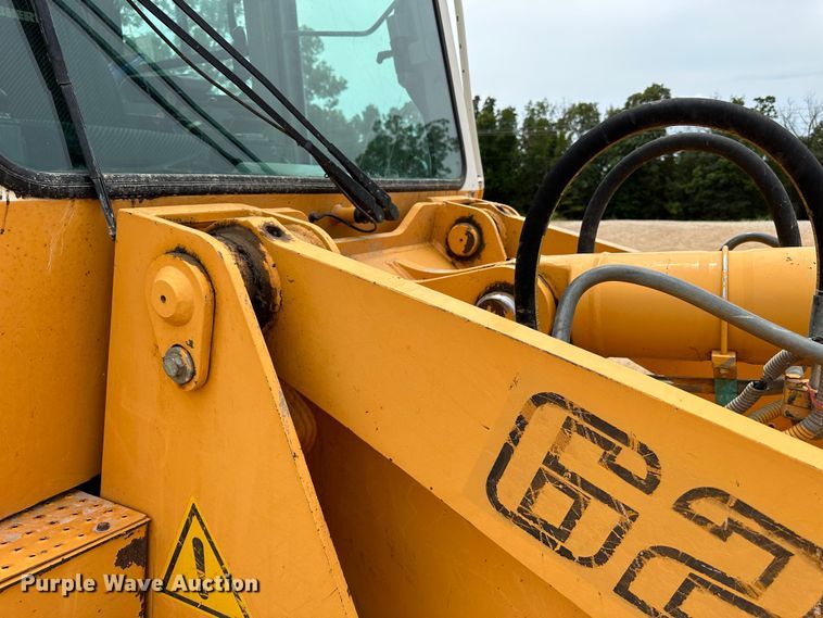 image for item JC9983 2005 Liebherr LR622B  track loader